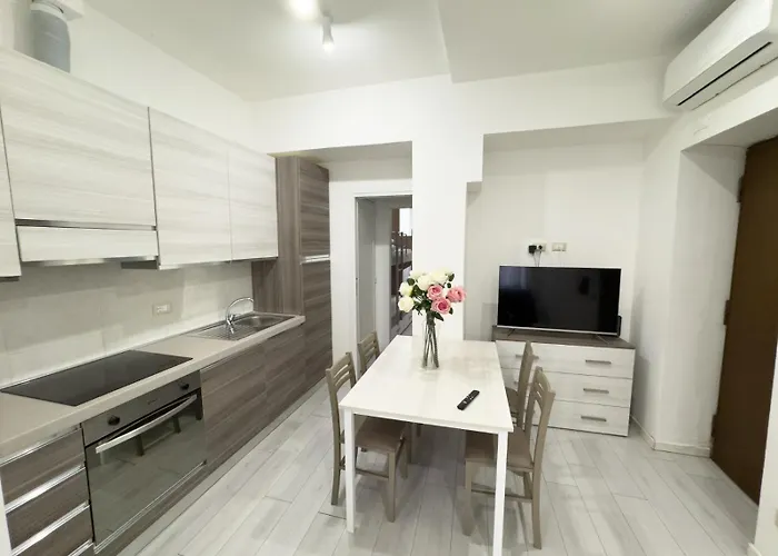Valerias Nest Elegant Apt With Wifi And Charm